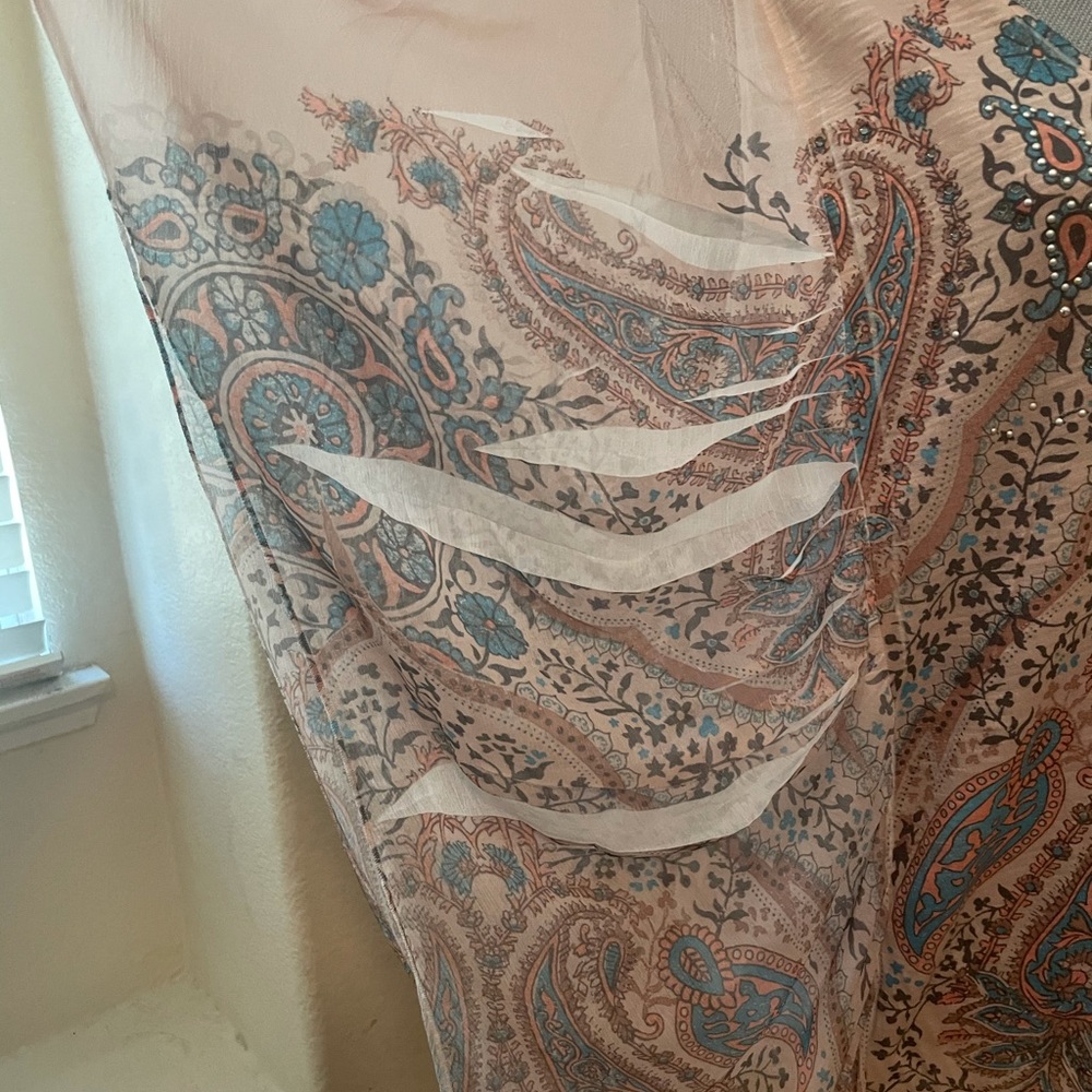 Gorgeous top - Picture 3 of 10